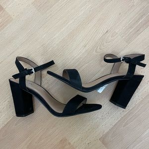 NWT Abound Black suede heels